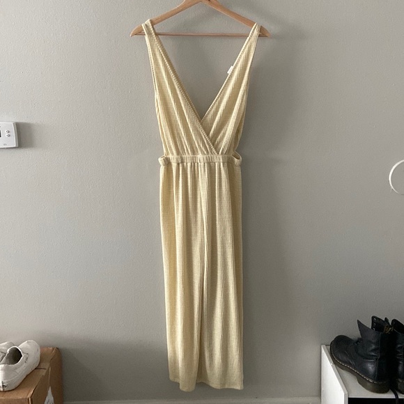 Yellow Textured Jumpsuit - Picture 2 of 3